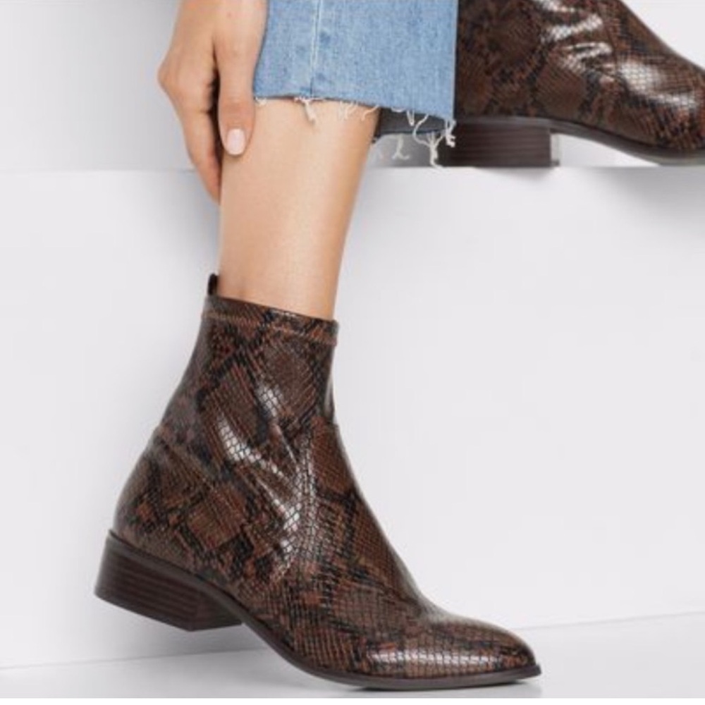 ALDO Erigori faux snakeskin ankle boot sz 6